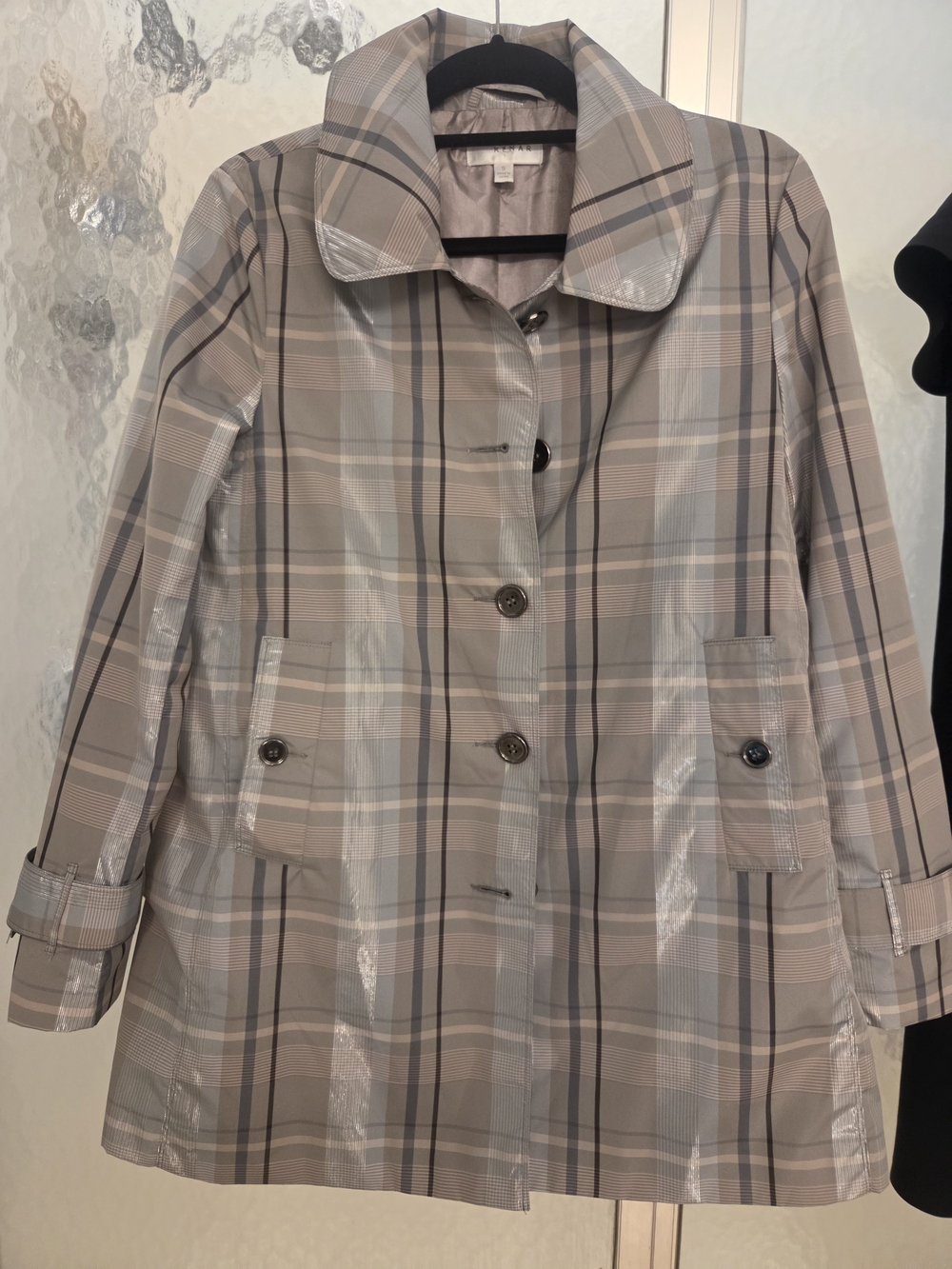 Kenar Plaid Trench Coat in Beige, Beige and Gray